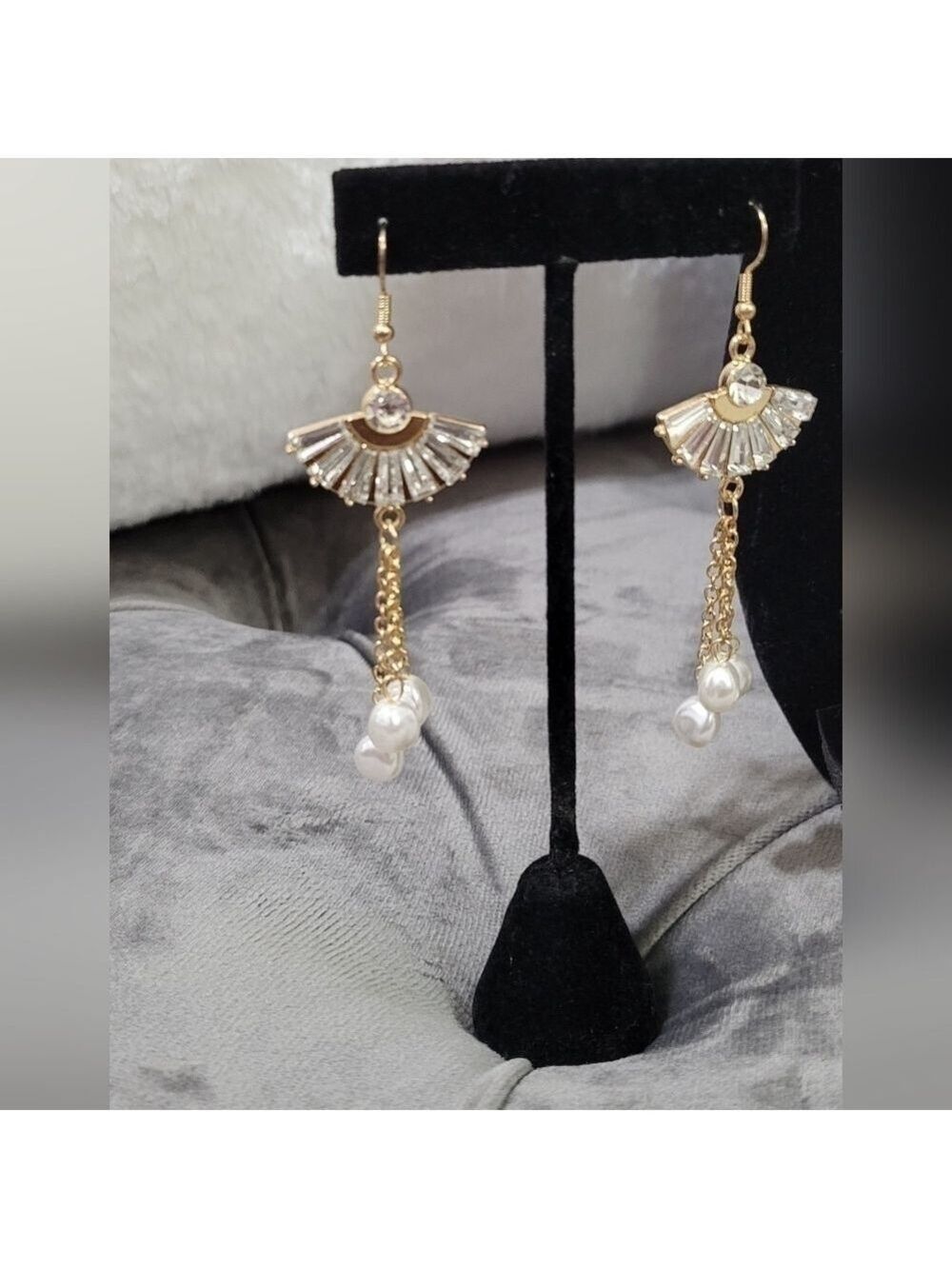 5pc Gold Rhinestone & Baroque Pearl Jewelry Set | Layered Necklace Set - Picture 6 of 10